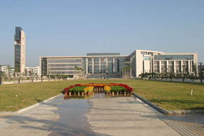 广州建中国规模最大大学城 组图