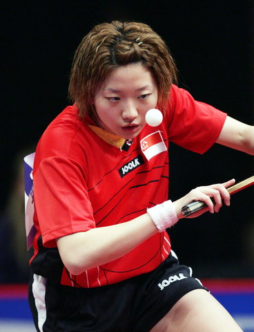 图文：世界乒乓球总冠军赛 新加坡选手李佳薇