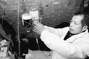 陈献武：从医30年情系艾滋病人的乡村医生