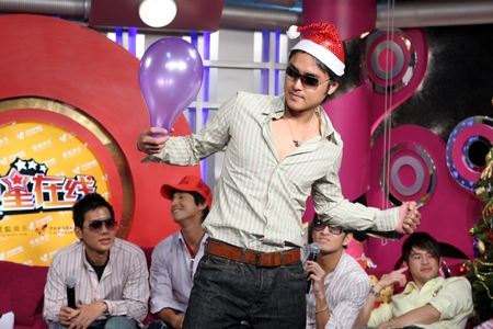 访谈：183club北京圣诞节 绕口令难倒帅小伙