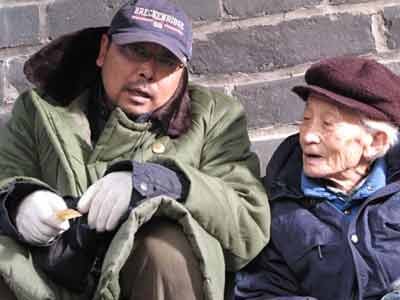 北京大杂院93岁剃头匠获国际电影节最高奖(图