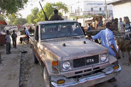 索马里教派武装撤离首都 过渡政府即将进驻(图)