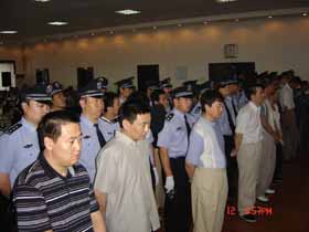 的情形   2000年8月24日晚,哈尔滨市呼兰镇建国派出所接到报案电话称