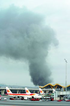 西班牙马德里机场发生爆炸(图)