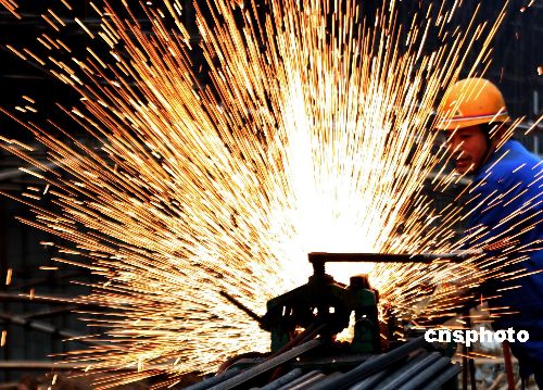 中国淘汰钢铁产业落后产能 出口结构将优化升级