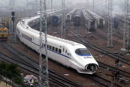 上海子弹头列车亮相 服务铁路第六次大提速(图