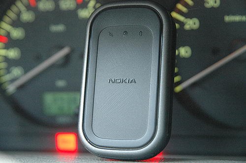 诺基亚GPS导航模块小幅降价再送车载支架