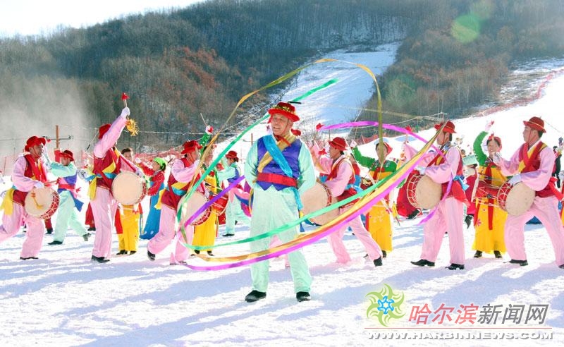 黑龙江首届少数民族冰雪运动会在哈举行(图)