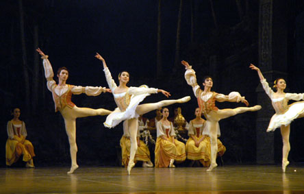 英国人执导上海芭蕾舞《天鹅湖》舞动榕城(图)