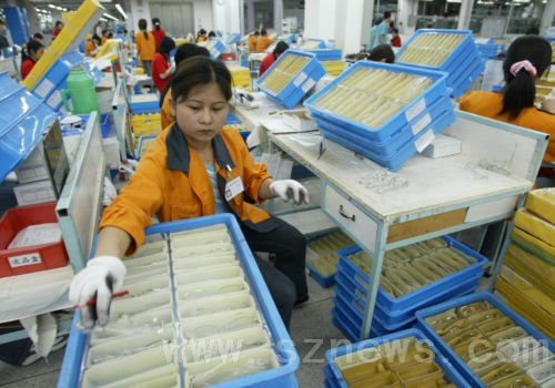 深圳去年推出十大措施 600多万农民工受益