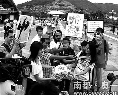 香港一女学生做调查致迪士尼代工厂停产(图)