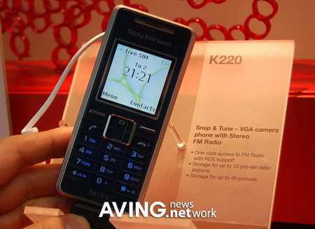 3GSM新品手机图赏：索爱K220（组图）