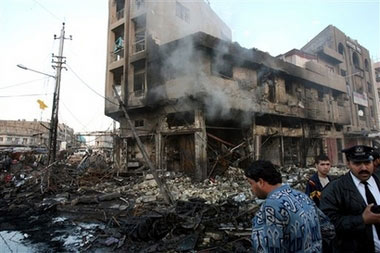 伊拉克首都巴格达地区2月18日发生3起汽车炸弹爆炸袭击,造成至少63人