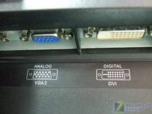 双D-Sub+DVI接口 华硕 