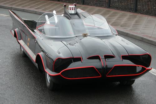60年代经典“蝙蝠车”23.3万美元被拍卖