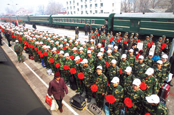 缓解京城保安紧缺 856名吉林省保安抵达北京(