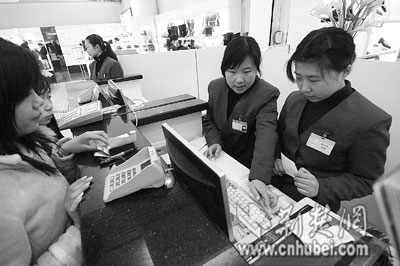武汉市第一商业学校探索出滚动式职教新模式