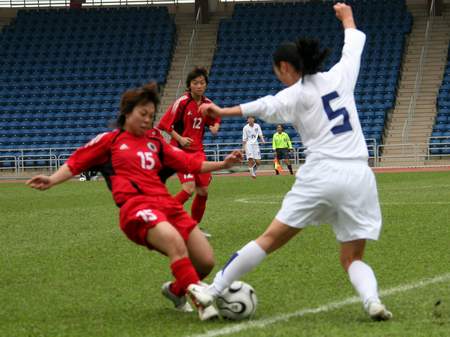 图文:[奥运预赛]香港1-0韩国 韩国队防守
