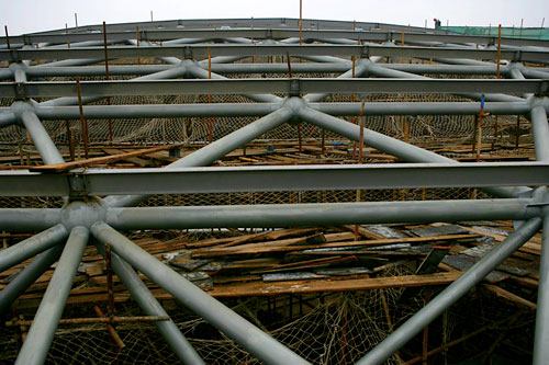 图文：北工大体育馆 体育馆主场馆顶部钢结构