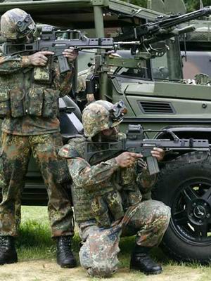 装备idz系统的德国国防军士兵