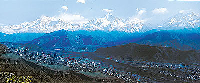 喜马拉雅山下的湖光山色(图)