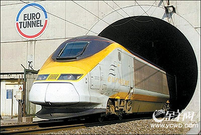 "欧洲之星"列车穿越英法海底隧道