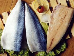 综合 主料:海鱼一条(超市中的鲱鱼,鳕鱼或海鳗均可制作此汤)