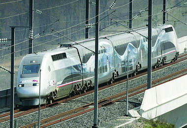 法国高速列车速度创世界纪录(图)