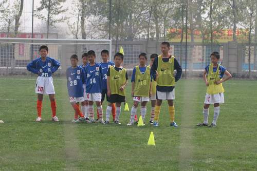 鲁能足校U13代表中国出征亚足联足球节比赛(