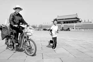 9岁男孩从三亚跑到北京 跨越8省市跑坏6双鞋(