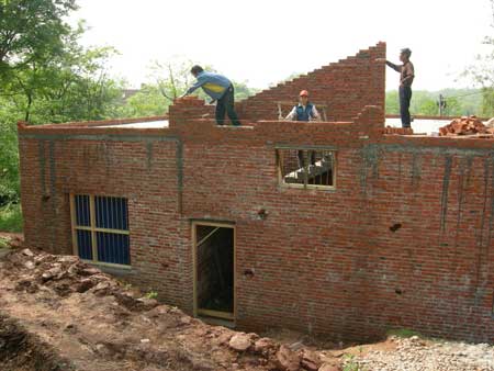 赣州开发区村民抢盖新房 欲借开发之机升值(图