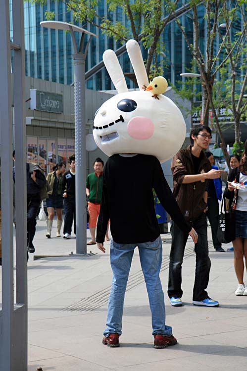 4月22日,由疯果网主办的、搜狐动漫媒体协办的疯果创意集市...