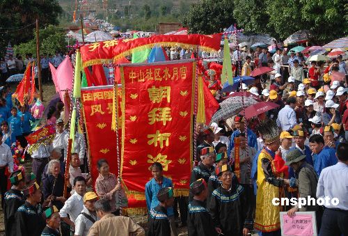 中国壮族人口有多少_壮族服饰(3)