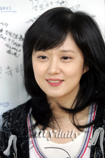韩国歌手张娜拉最近公开了自己遇到的网络暴民