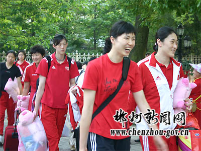 女排第二阶段训练拉开序幕 剑指2008北京奥运会