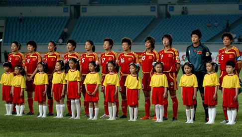 图文:[女足]中国3-1加拿大 11朵新玫瑰-中国之队官方
