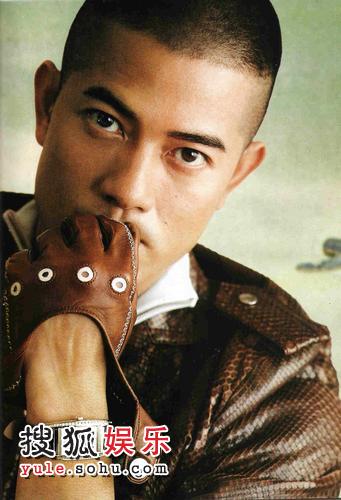 帅气写真充满成熟男人味 郭富城夹伤脚影响排舞
