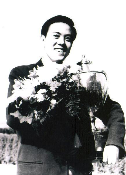图文：乒乓球资料图片 中国乒乓球第一人荣国团