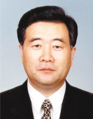 十六届中央候补委员,重庆市委书记,市人大常委会主任.