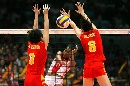图文：中国女排3-2古巴夺冠 中国队双人拦网