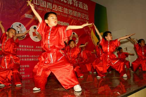 图文：2007青少年健康论坛揭幕 舞蹈者们添喜庆