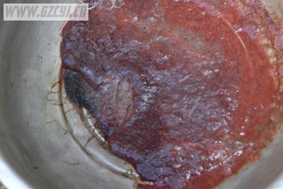 未知生物不停蠕动 疑为古籍所载"鬼屎"(图)