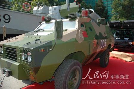 组图:国产"新星"4×4轮式装甲车