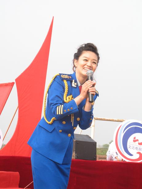 娱乐 有中国人民解放军"五朵军花"之称的军旅歌手燕妮,周京,曾小燕,花