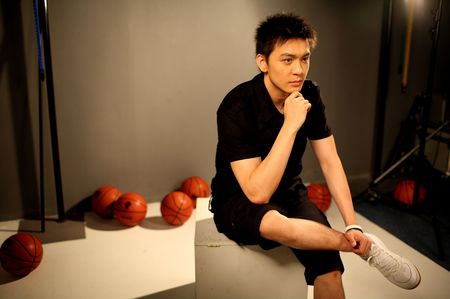 林丹大尺度_男篮杨鸣凸起照
