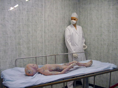 美国罗斯威尔博物馆展示的外星人模型