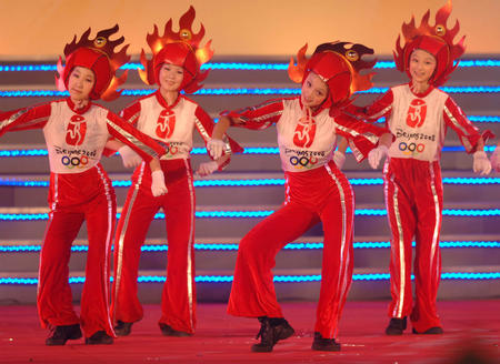 图文:奥林匹克文化节揭幕 舞蹈表演精彩纷呈