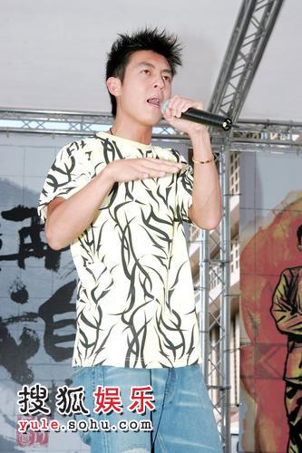 陈冠希在台湾举行签唱会