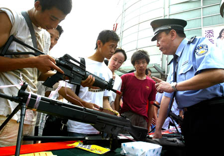 搜狐2019年05月22日14:15近日,我县警方在全国公安机关打击整治枪爆