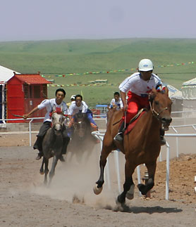 内蒙古优化旅游经营环境 旅游业迅速发展(组图